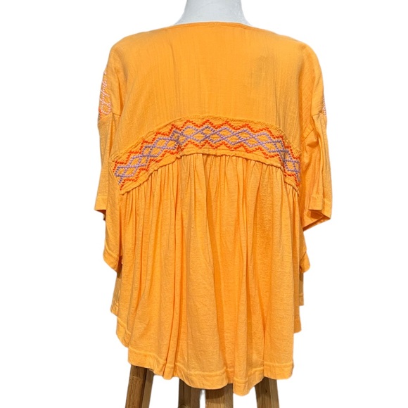 NWT Free People Market Embroidered Boho T-Shirt Short Sleeve V-Neck Over… - Picture 7 of 14